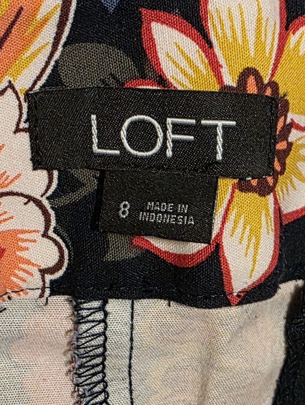 LOFT Floral Summer Shorts Size 8 - Picture 7 of 7